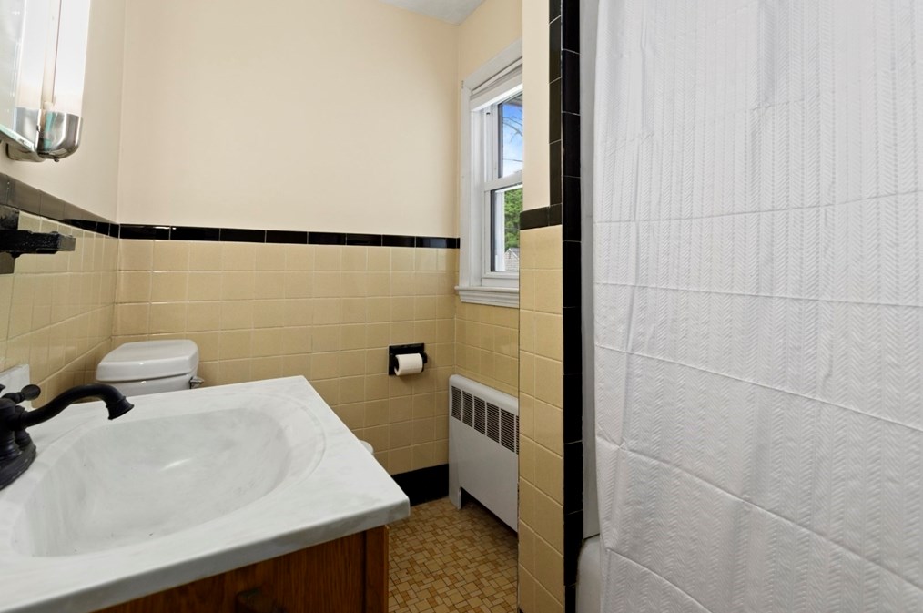 5 Priscilla Rd, Lynnfield MA 01940-1117 exterior