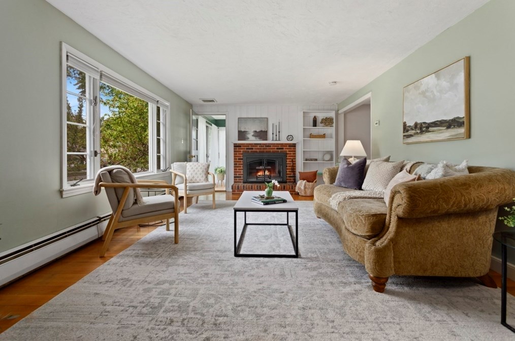 5 Priscilla Rd, Lynnfield MA 01940-1117 exterior