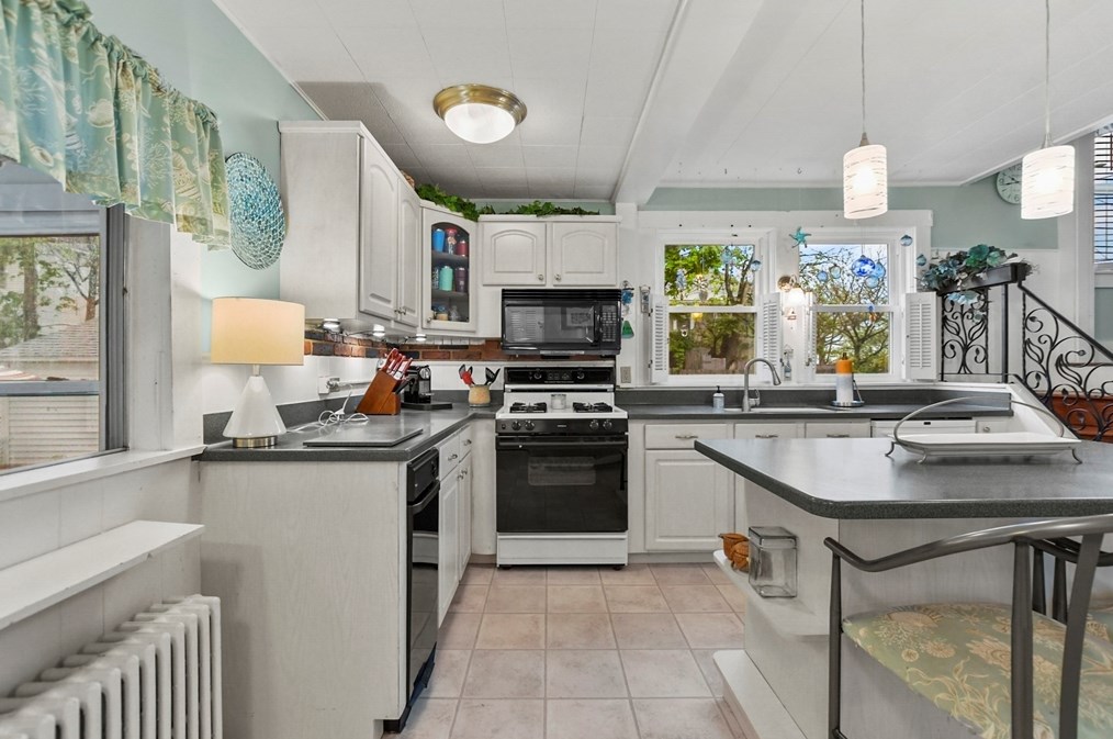 300 Billings St, Quincy MA 02171-1803 exterior