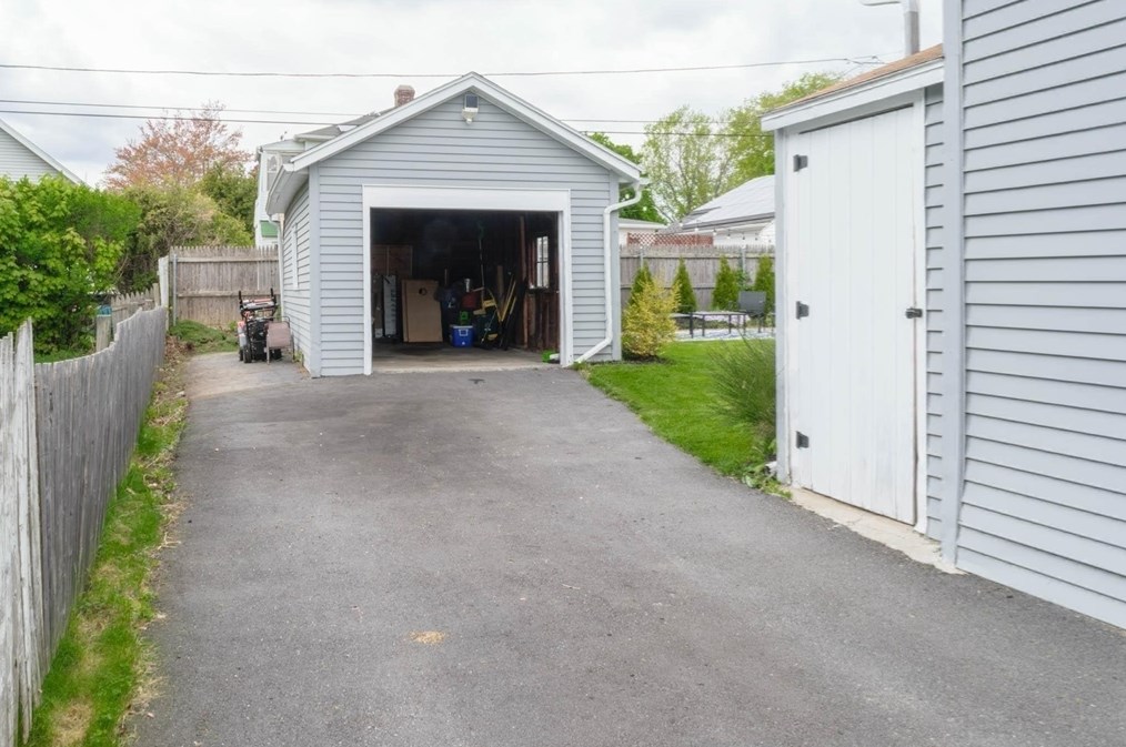 124 Farrar Ave, Worcester MA  01604-3261 exterior