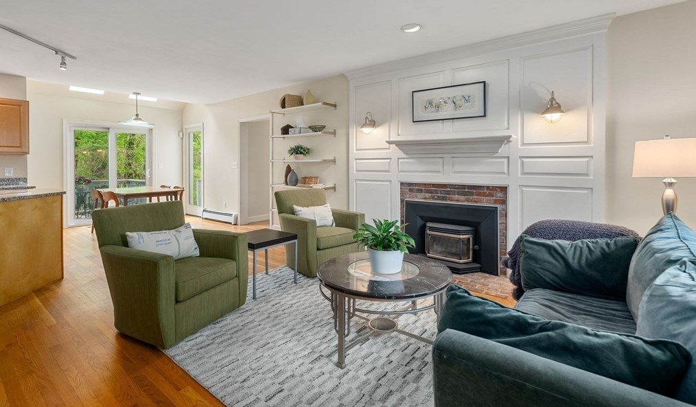 39 Prospect St, Wellesley MA  02481-3308 exterior