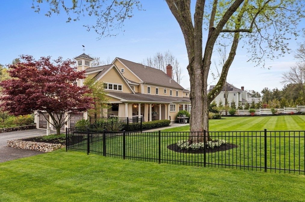 116 Abbot St, Andover MA  01810-4833 exterior