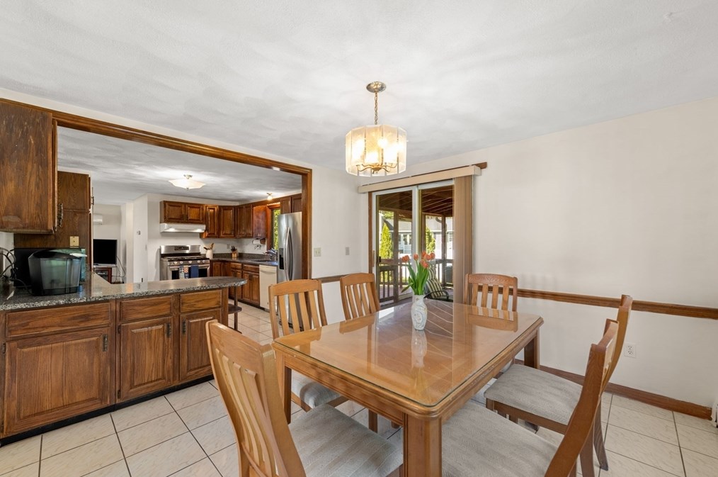 32 Henry J Dr, Tewksbury MA 01876-3719 exterior