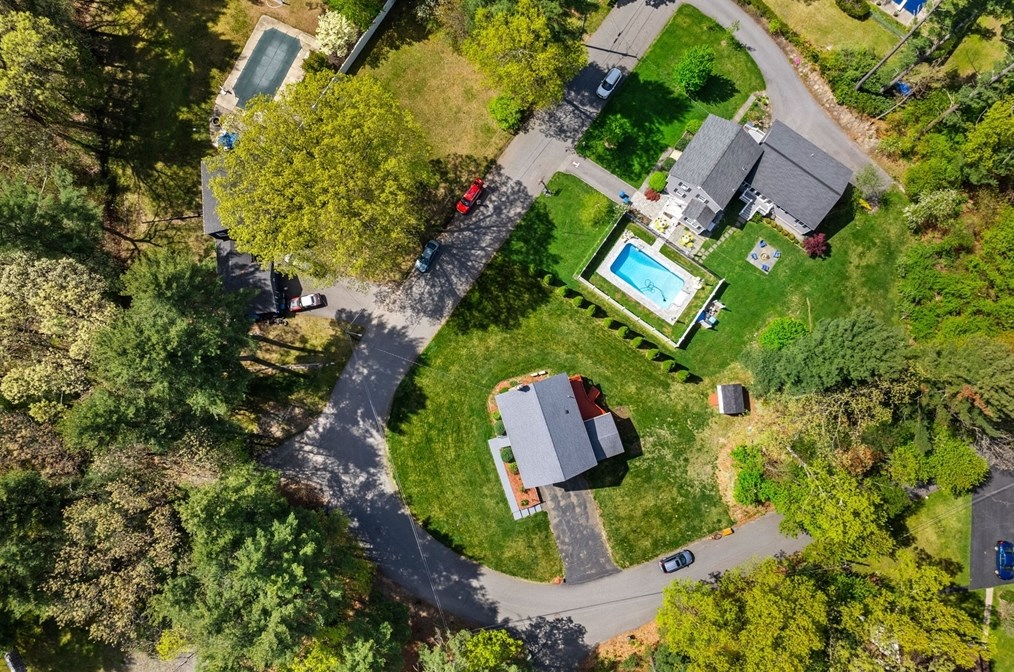 32 Henry J Dr, Tewksbury MA 01876-3719 exterior