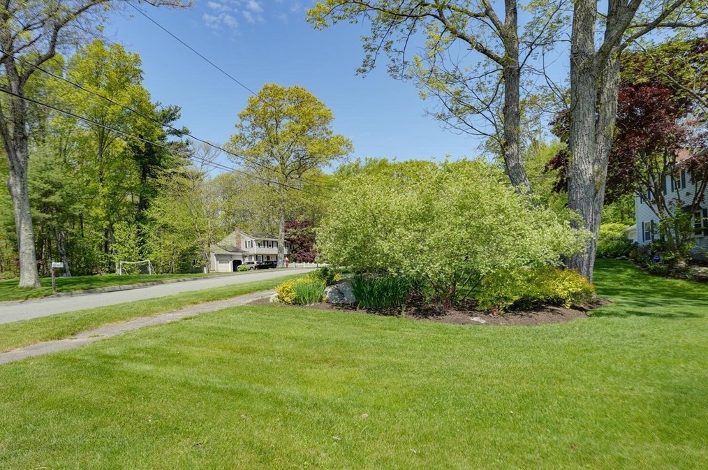 29 Walnut Rd, Holliston MA 01746-1584 exterior
