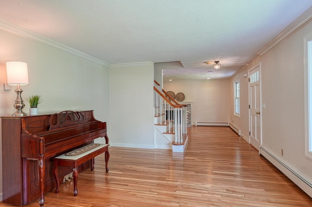 29 Walnut Rd, Holliston MA 01746-1584 exterior