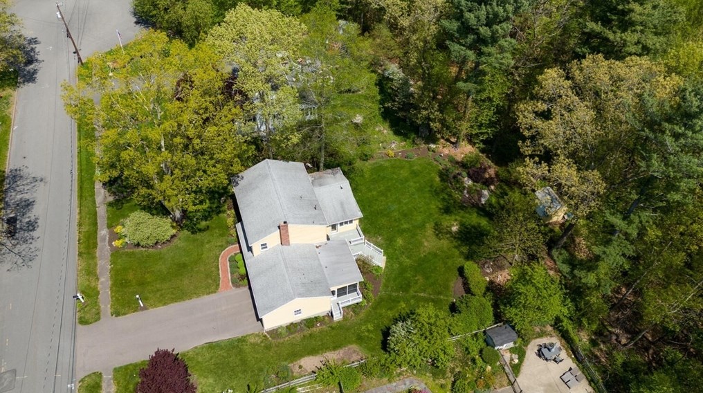 29 Walnut Rd, Holliston MA 01746-1584 exterior