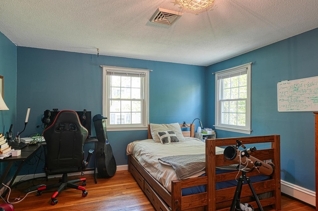 29 Walnut Rd, Holliston MA 01746-1584 exterior