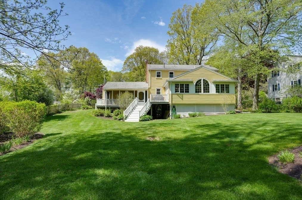 29 Walnut Rd, Holliston MA 01746-1584 exterior