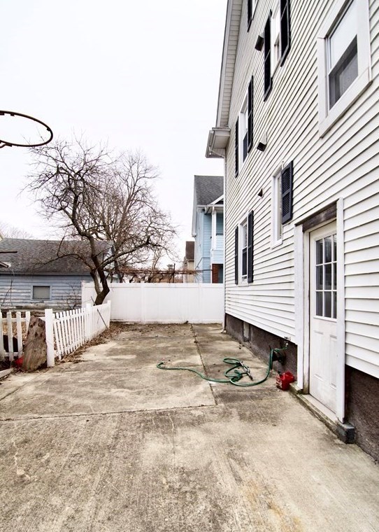 187 Commonwealth Ave, Springfield MA  01108-2732 exterior