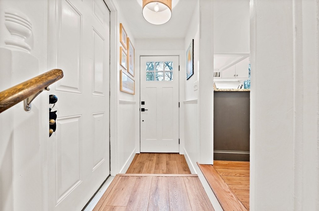 393 Tremont St, Duxbury MA  02332-4904 exterior