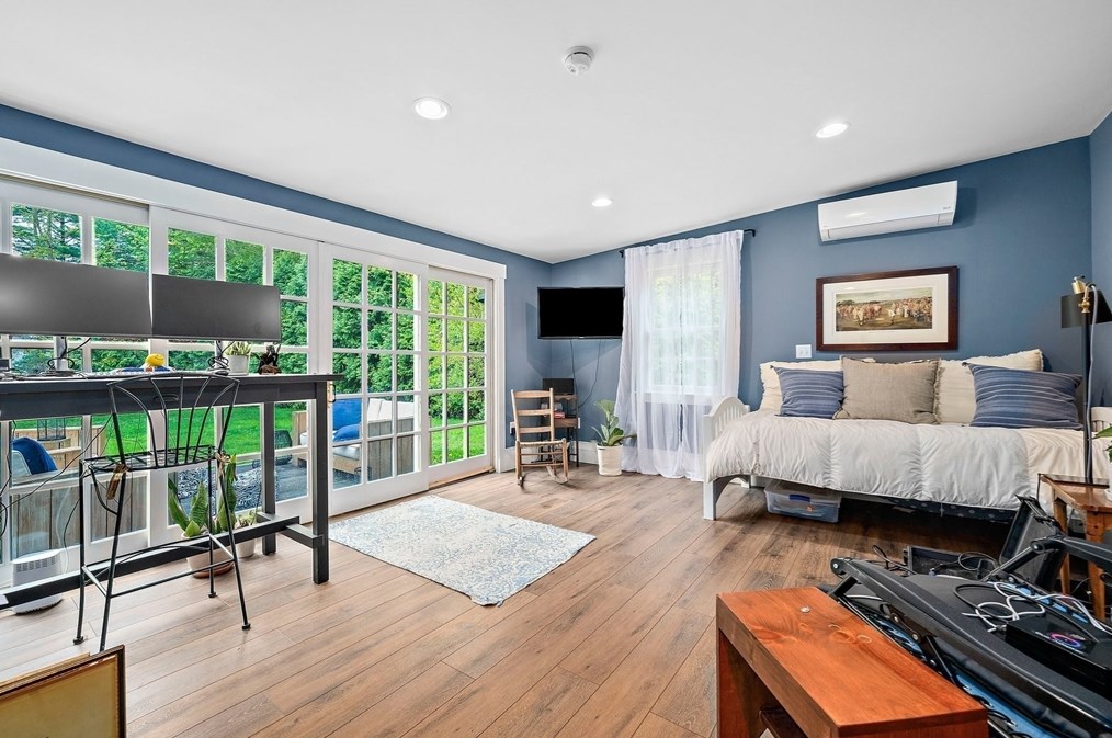 393 Tremont St, Duxbury MA  02332-4904 exterior