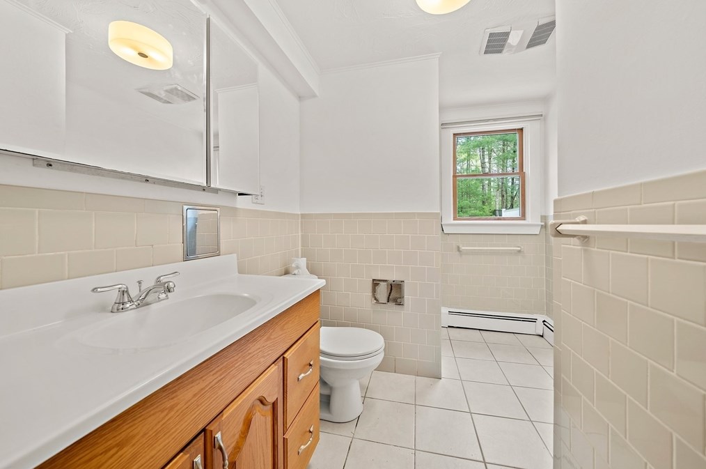 393 Tremont St, Duxbury MA  02332-4904 exterior