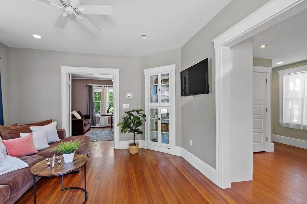 24 Prescott St, North Andover MA 01845-1717 exterior