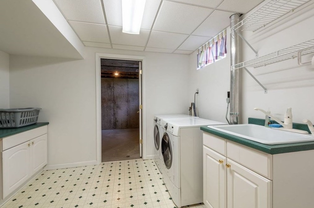 48 Shadow Brook Est, South Hadley MA  01075-2676 exterior