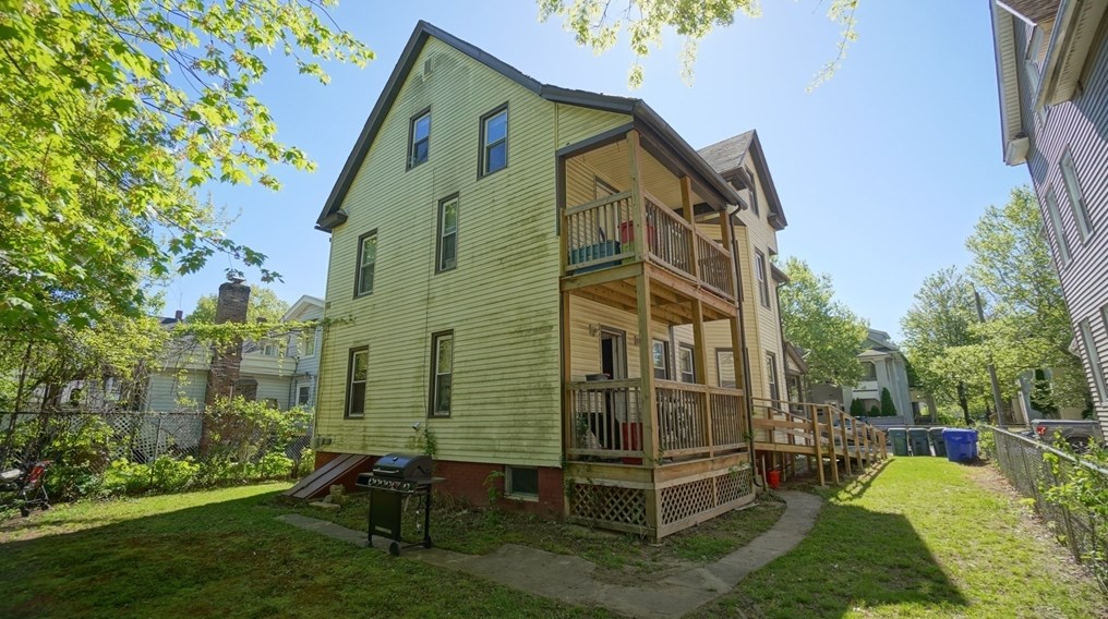 42 Hall St, Springfield MA  01108-1728 exterior