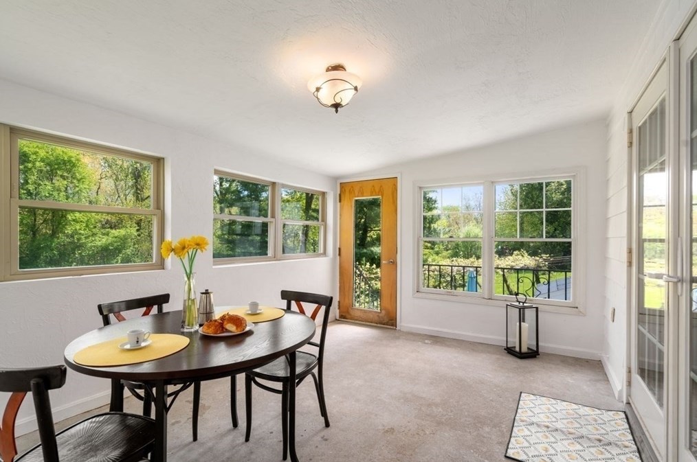 33 John Paul Cir, Braintree MA 02184-1009 exterior