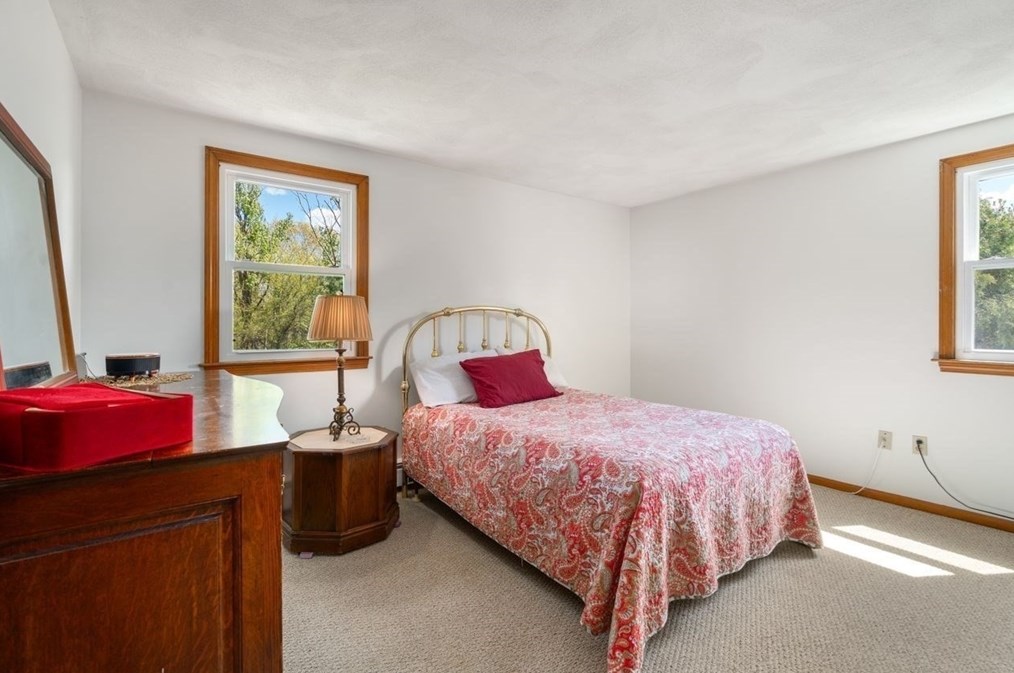 33 John Paul Cir, Braintree MA 02184-1009 exterior