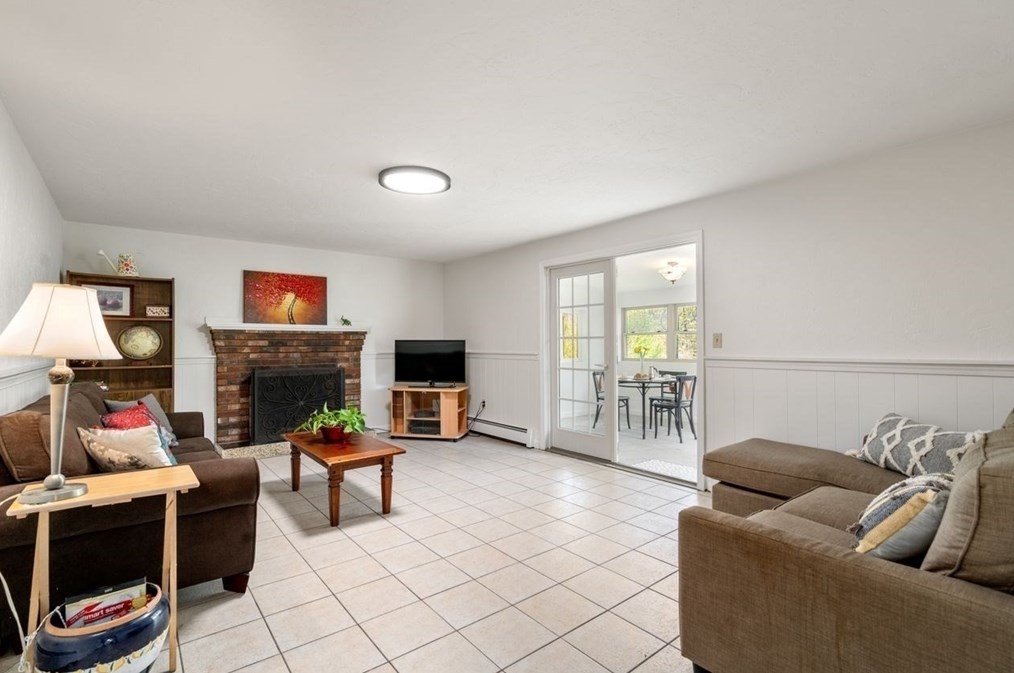 33 John Paul Cir, Braintree MA 02184-1009 exterior