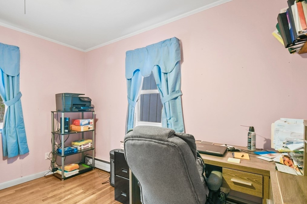 8 Fairfield St, Webster MA 01570-3329 exterior