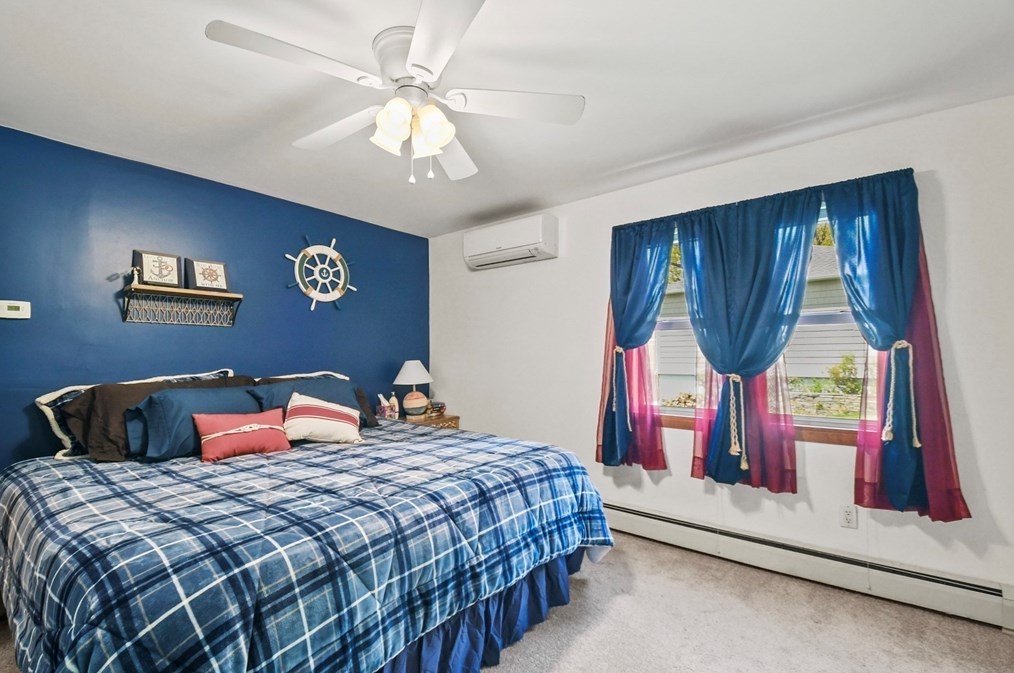 8 Fairfield St, Webster MA 01570-3329 exterior