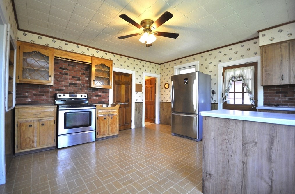 201 Franklin St, Whitman MA  02382-2530 exterior