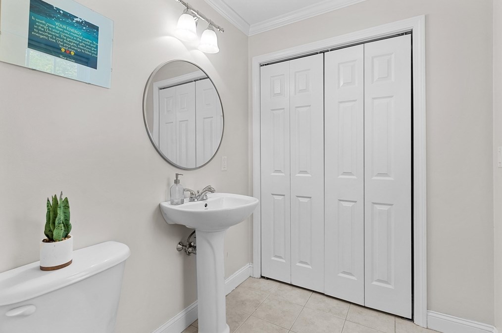 39 Magnavista Dr, Haverhill MA 01830-2294 exterior