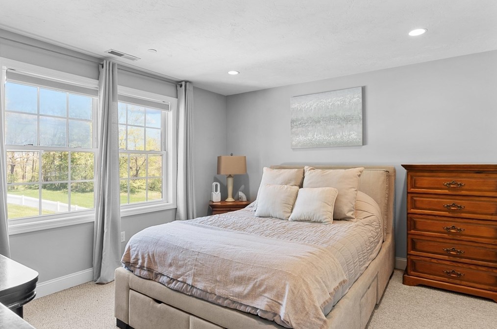 39 Magnavista Dr, Haverhill MA 01830-2294 exterior