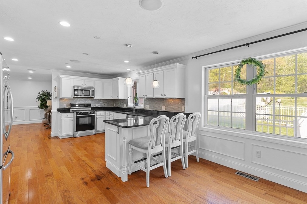 39 Magnavista Dr, Haverhill MA 01830-2294 exterior