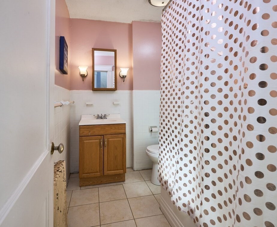 88 Beaconsfield Rd, Worcester MA 01602-1305 exterior