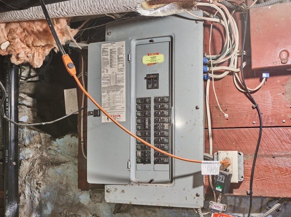 88 Beaconsfield Rd, Worcester MA 01602-1305 exterior