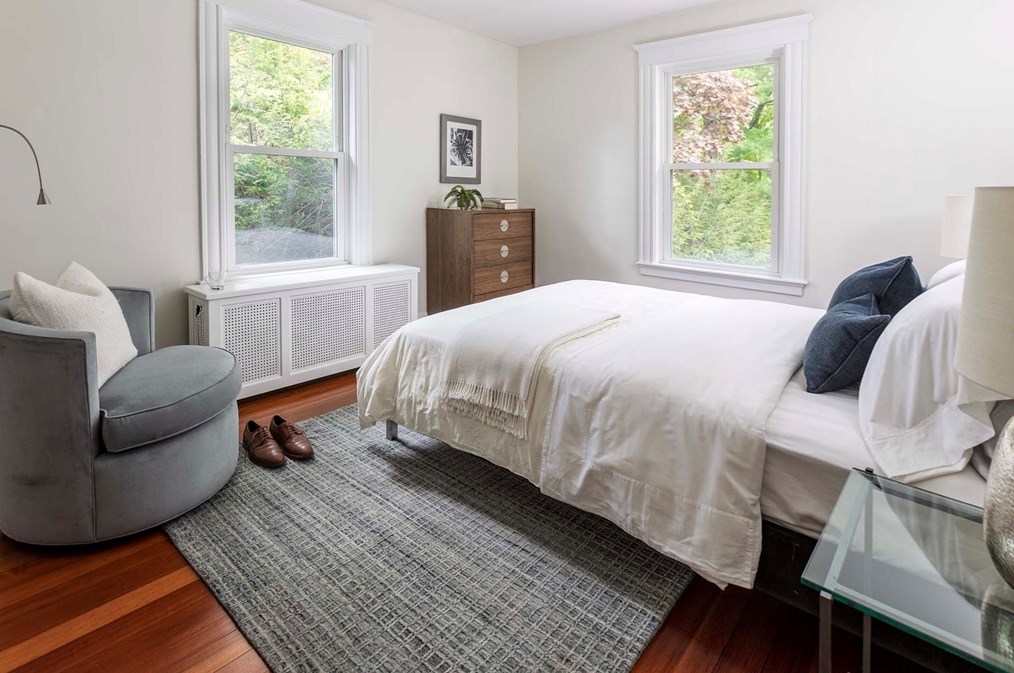 246 Lk Ave, Newton MA 02461-1210 exterior