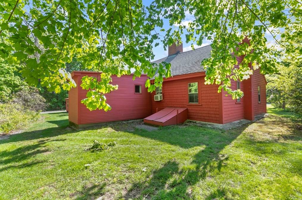 1271 Main St, Hanover MA 02339-1221 exterior