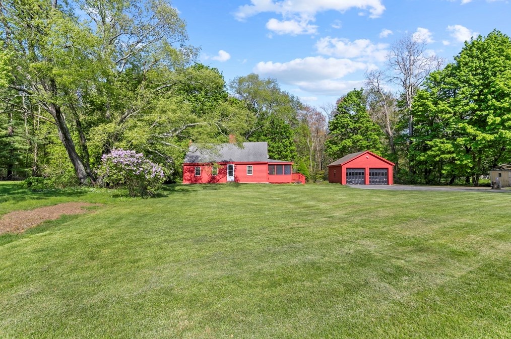 1271 Main St, Hanover MA 02339-1221 exterior