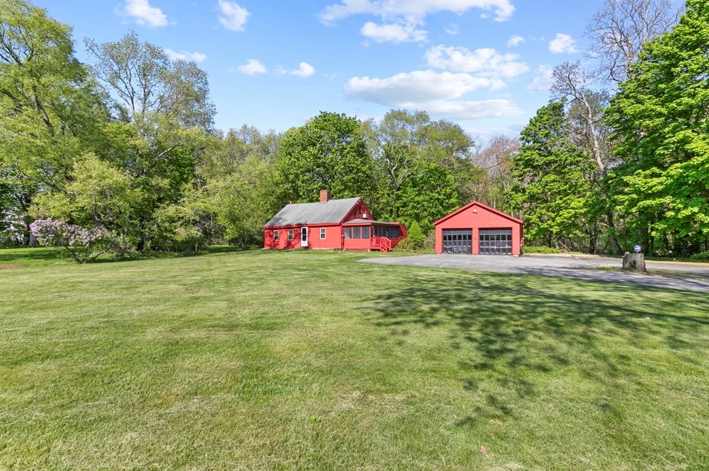 1271 Main St, Hanover MA 02339-1221 exterior