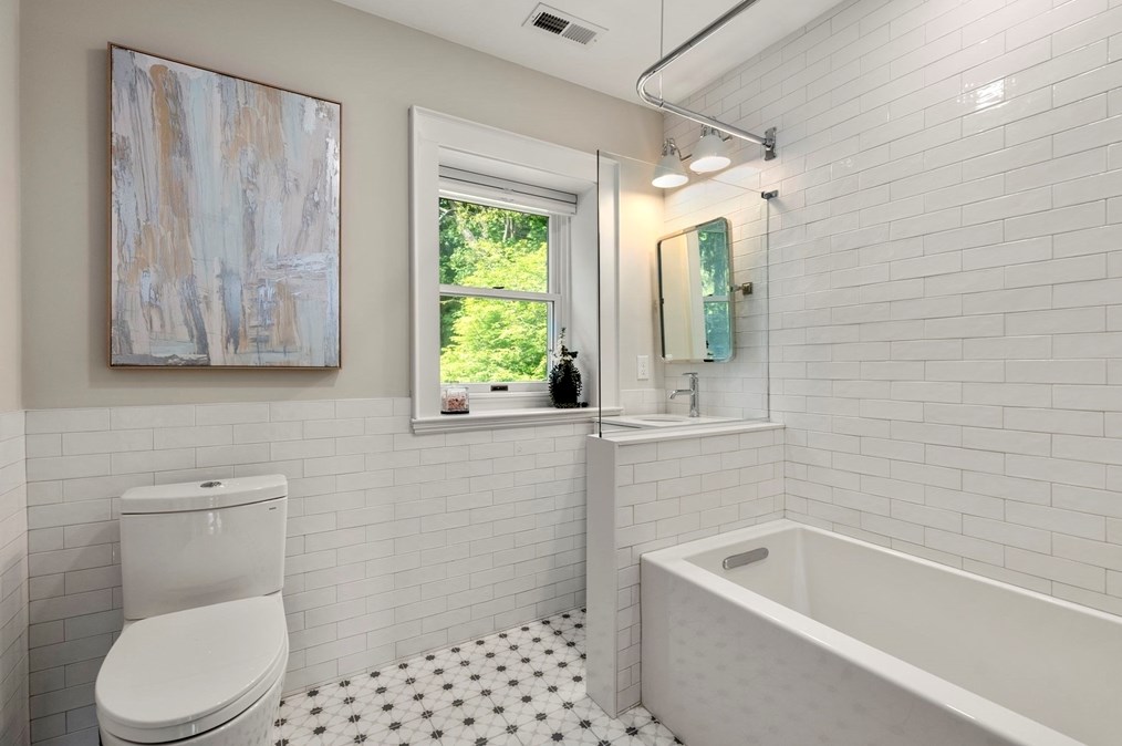 68 Bennington St, Newton MA 02458-1901 exterior