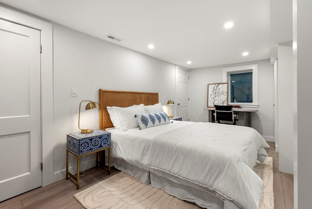 68 Bennington St, Newton MA 02458-1901 exterior