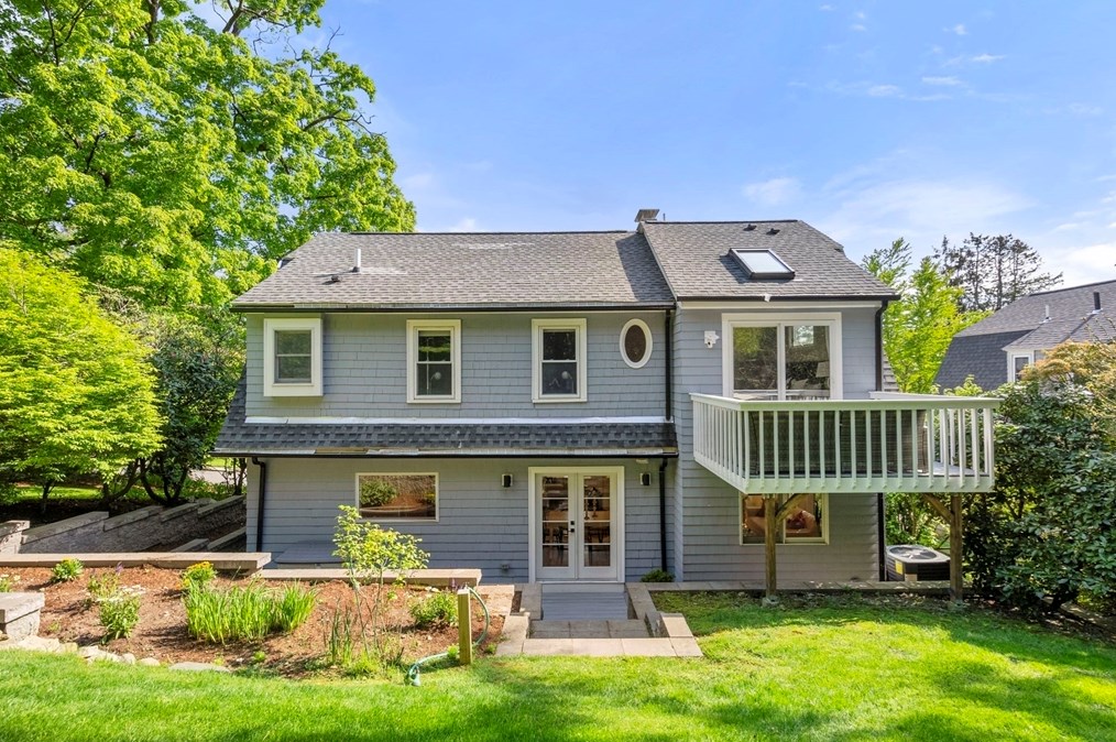 68 Bennington St, Newton MA 02458-1901 exterior