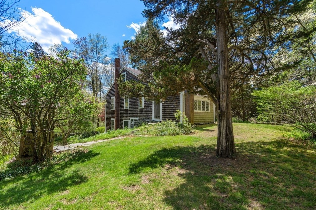 50 Oliver Pl, East Bridgewater MA 02324-3006 exterior