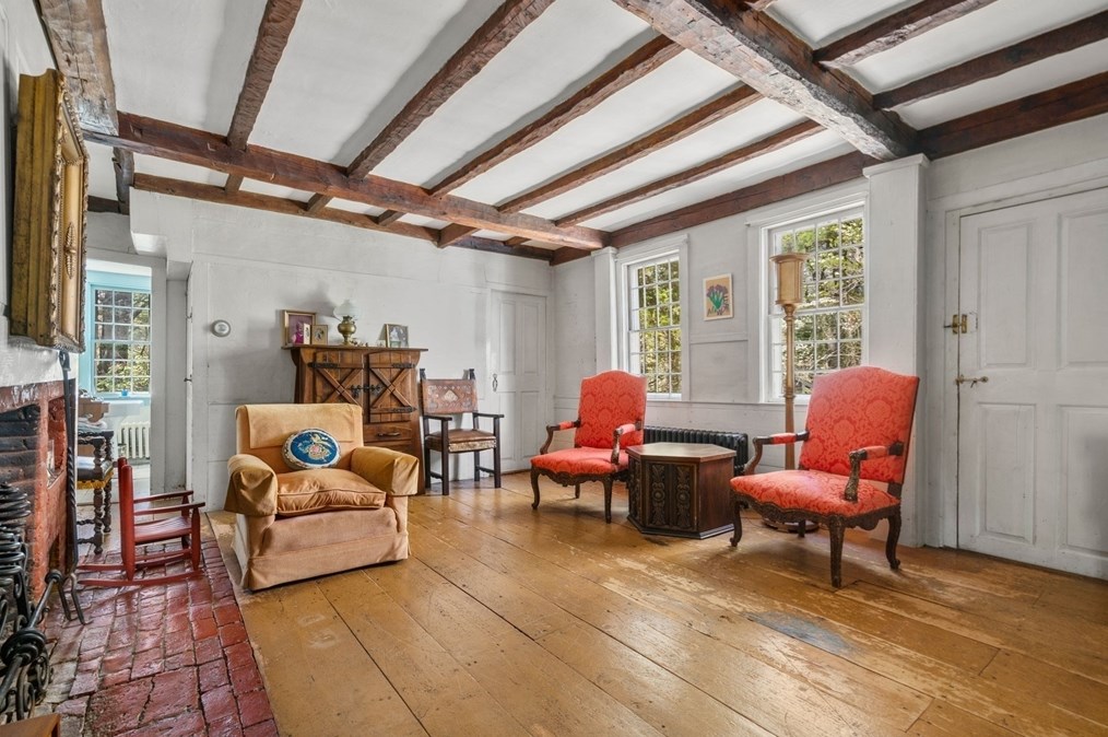 50 Oliver Pl, East Bridgewater MA 02324-3006 exterior