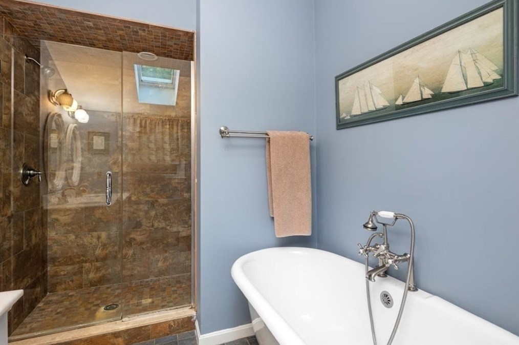 193 Newbridge St, Hingham MA 02043-2623 exterior