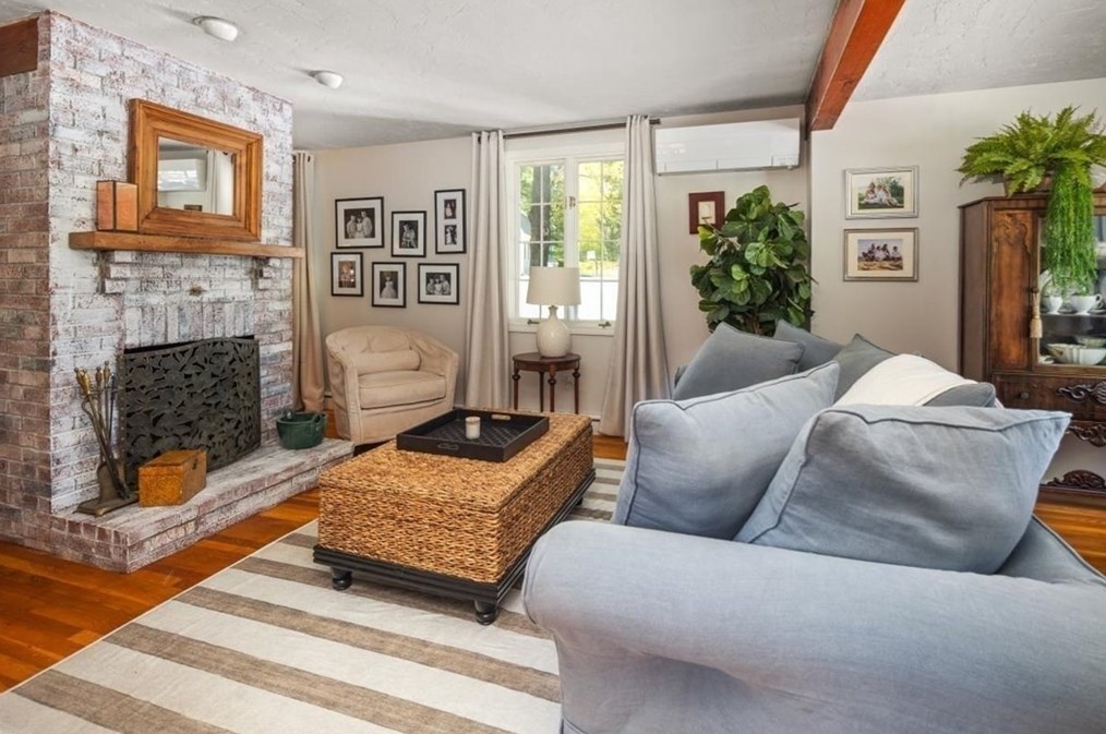 193 Newbridge St, Hingham MA 02043-2623 exterior