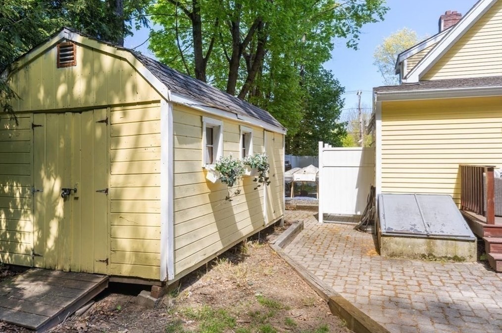 193 Newbridge St, Hingham MA 02043-2623 exterior