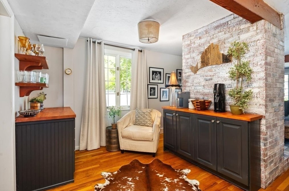 193 Newbridge St, Hingham MA 02043-2623 exterior