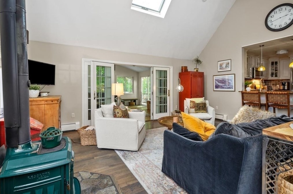 193 Newbridge St, Hingham MA 02043-2623 exterior