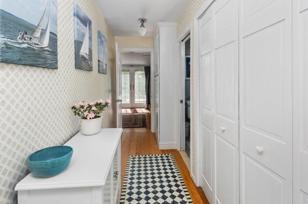 193 Newbridge St, Hingham MA 02043-2623 exterior