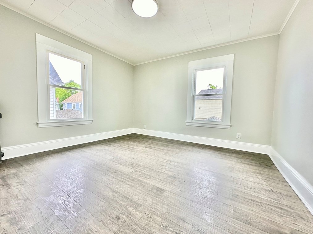 61 Woodlawn St, Springfield MA  01108-3064 exterior