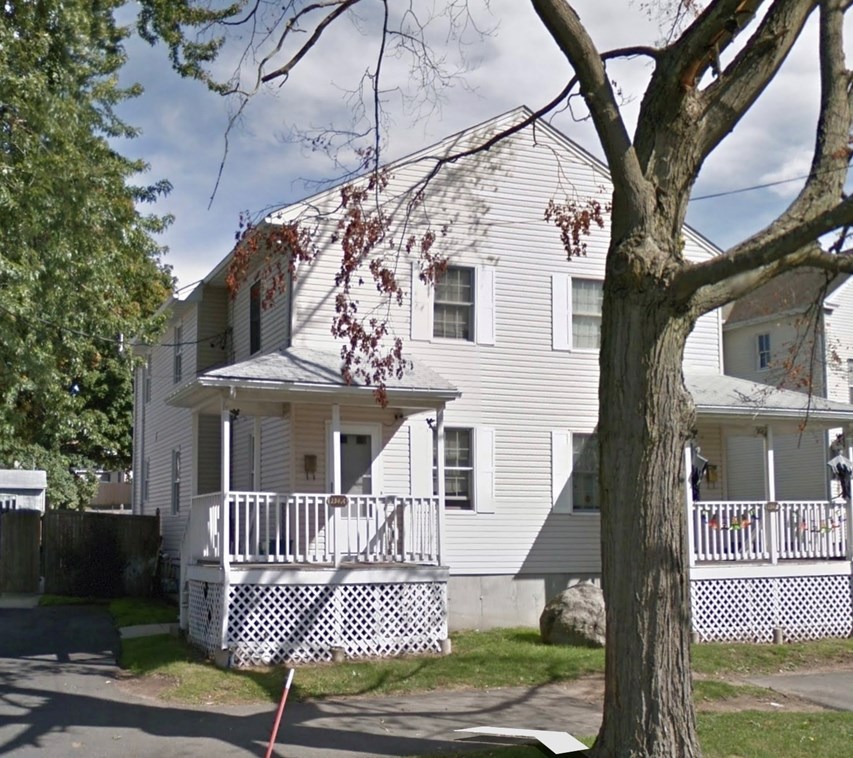 134 Main St, South Hadley MA  01075-2837 exterior