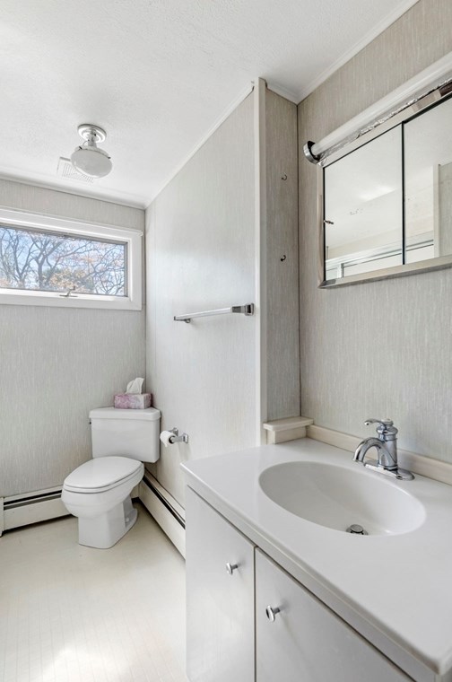 289 Shr Dr, Marblehead MA 01945-1452 exterior