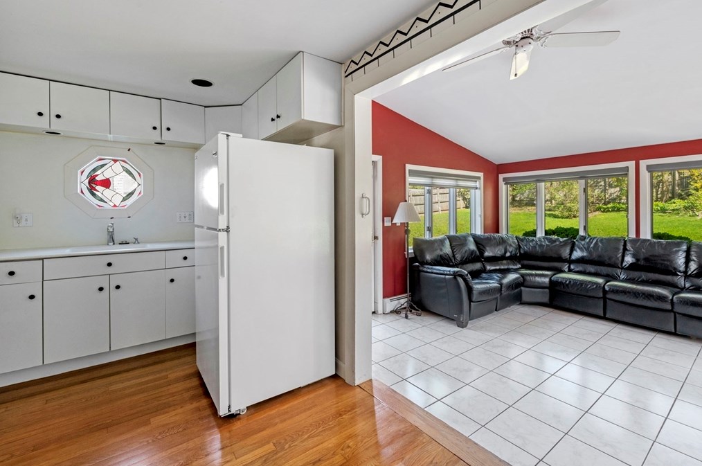 289 Shr Dr, Marblehead MA 01945-1452 exterior